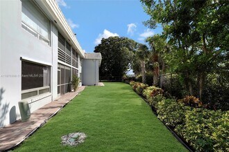 4291 NW 9th Ave in Pompano Beach, FL - Building Photo - Building Photo