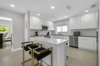 1104 N 13th Ter in Hollywood, FL - Building Photo - Building Photo