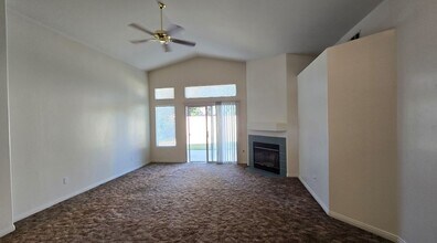 3106 Colville Ave in Bakersfield, CA - Building Photo - Building Photo