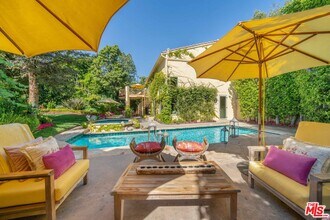 10653 Chiquita St in Los Angeles, CA - Building Photo - Building Photo
