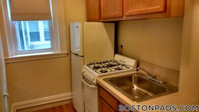 1334 Commonwealth Ave in Boston, MA - Building Photo - Building Photo