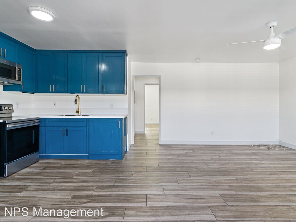1332 Walnut Ave in Long Beach, CA - Building Photo