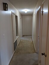 108 E Shore Dr in Russellville, AR - Foto de edificio - Building Photo