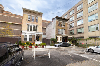 15 Washington Ter in New York, NY - Building Photo - Building Photo