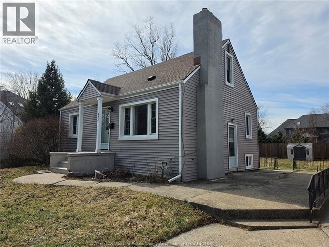 property at 4221 Kennedy Dr E