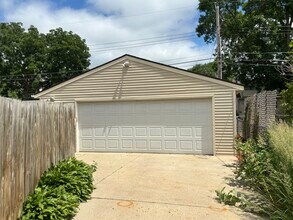 728 12th Ave NE in Rochester, MN - Foto de edificio - Building Photo