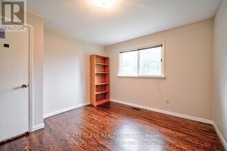 24 Markhaven Rd in Markham, ON - Building Photo - Building Photo