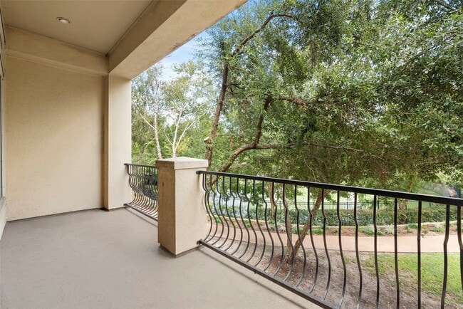 property at 9125 Harbor Hills Dr