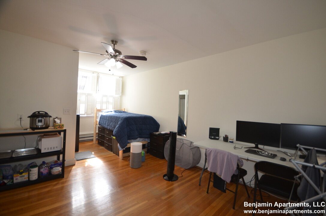 515 Beacon St, Unit 1 in Boston, MA - Building Photo