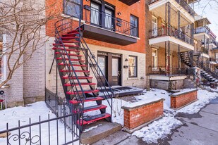 4296-4302 Parthenais St in Montréal, QC - Building Photo
