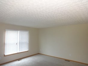 256 Westedge Ct in Galloway, OH - Foto de edificio - Building Photo