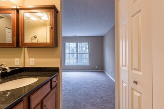 6048 Chasewood Pkwy in Minnetonka, MN - Building Photo - Building Photo
