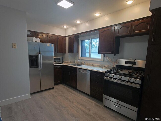 256-20 Craft Ave in Queens, NY - Building Photo - Building Photo