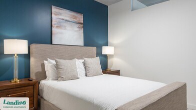 221 Main St N, Unit 712 in St. Petersburg, FL - Foto de edificio - Building Photo