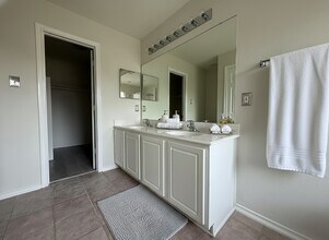 16623 Newglen Ln in Houston, TX - Building Photo - Building Photo