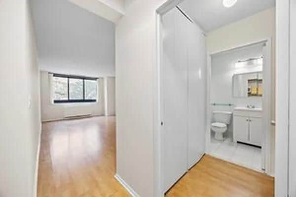 347 W 57th St in New York, NY - Building Photo - Building Photo