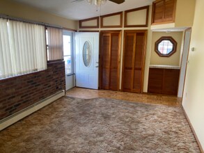 18 Clearview Ave in West Hartford, CT - Foto de edificio - Building Photo