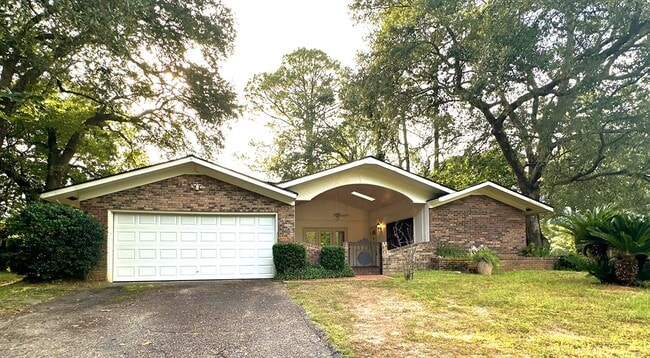 property at 2544 Coachman Ct