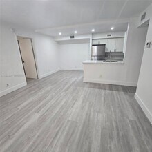 10020 Winding Lake Rd, Unit 10020 in Sunrise, FL - Foto de edificio - Building Photo