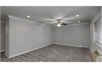 75 Eastwood Ave in Deer Park, NY - Building Photo - Building Photo