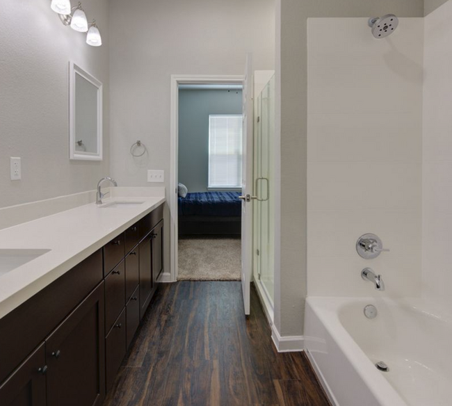 10828 Champion Forest Loop in Conroe, TX - Building Photo - Building Photo
