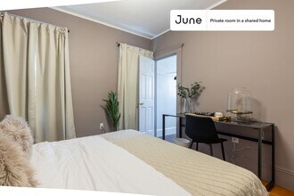 Private bedroom in 3 bed/1 bath Home in Boston, MA - Building Photo - Building Photo