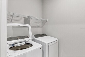 18081 Grand Prosperity Dr in Venice, FL - Building Photo - Building Photo