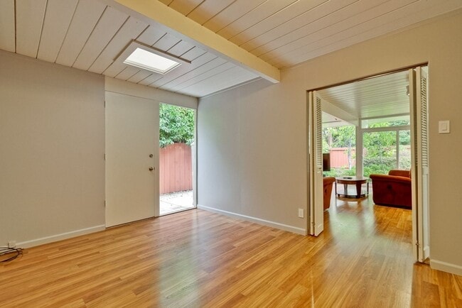 3341 Greer Rd in Palo Alto, CA - Building Photo - Building Photo
