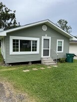 570 Dewey Rd in Moss Bluff, LA - Building Photo