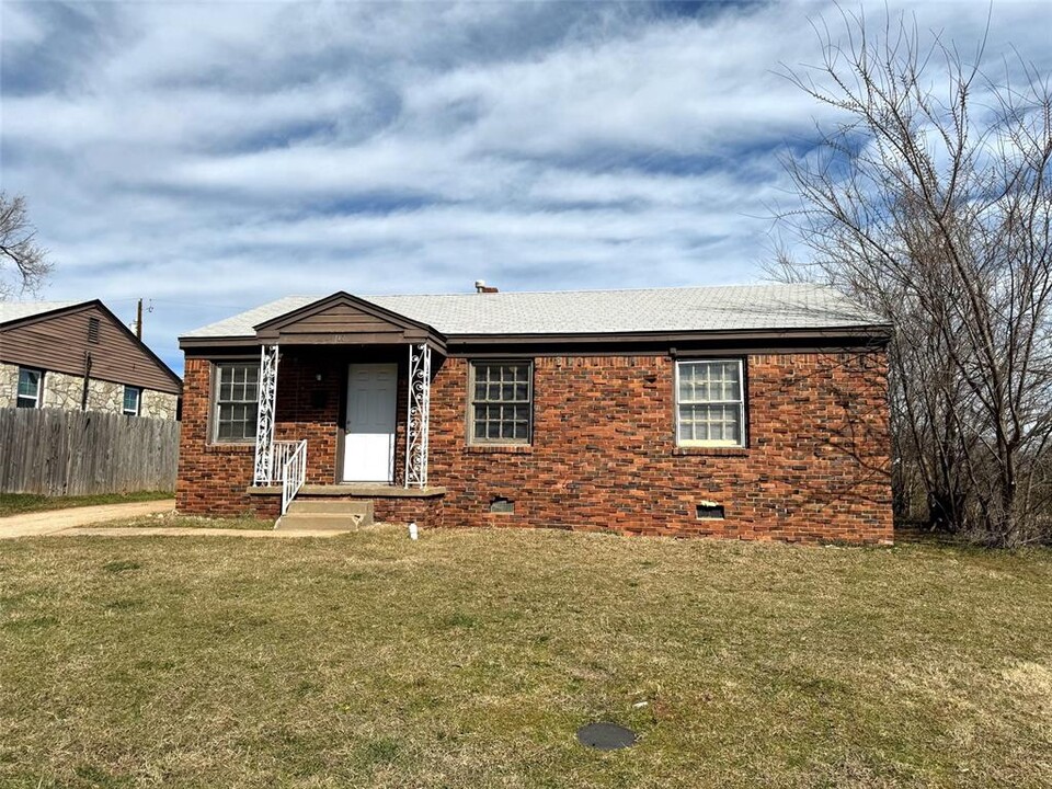 717 NE 34th Terrace in Oklahoma City, OK - Building Photo