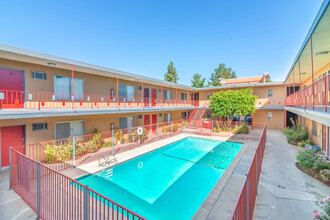 Twin Palms in Pomona, CA - Building Photo - Building Photo