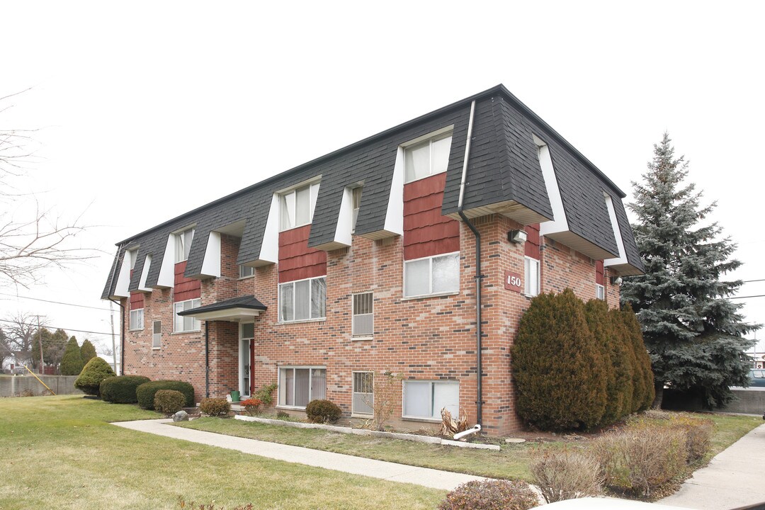 150 Arcola Ave in Inkster, MI - Foto de edificio