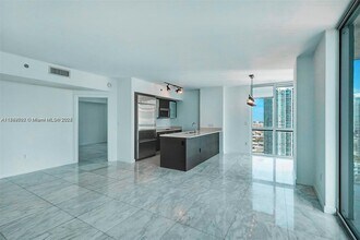 55 SE 6th St, Unit 3401 in Miami, FL - Building Photo - Building Photo