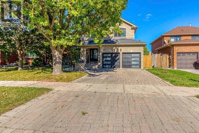 2535 Andover Rd in Oakville, ON - Building Photo - Building Photo