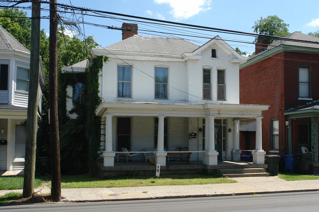 225 E Maxwell St in Lexington, KY - Building Photo - Building Photo