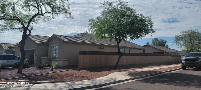 17053 W Tonbridge St