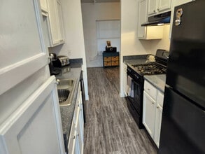 Springdale Estates Apartments in Austin, TX - Building Photo - Building Photo