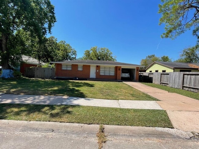 property at 4322 Tavenor Ln