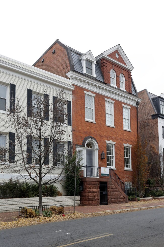 3249 N St NW in Washington, DC - Foto de edificio - Building Photo