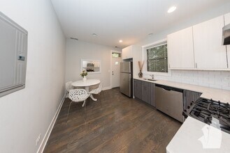 2620 N Rockwell St, Unit 3 in Chicago, IL - Building Photo - Building Photo