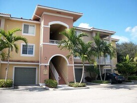 6511 Emerald Dunes Dr in Royal Palm Beach, FL - Building Photo