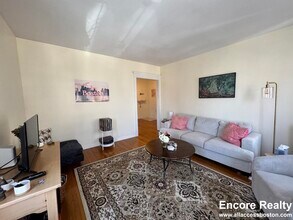 74 Parkman St, Unit 2 in Brookline, MA - Building Photo - Building Photo