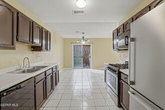 12528 Martin Bauman Dr in El Paso, TX - Building Photo - Building Photo