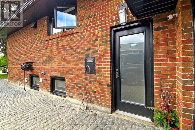 12 Daleside Crescent in Toronto, ON - Building Photo - Building Photo