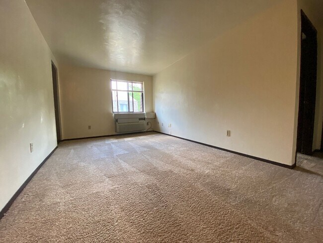 305 Kellywood Manor in New Kensington, PA - Building Photo - Building Photo