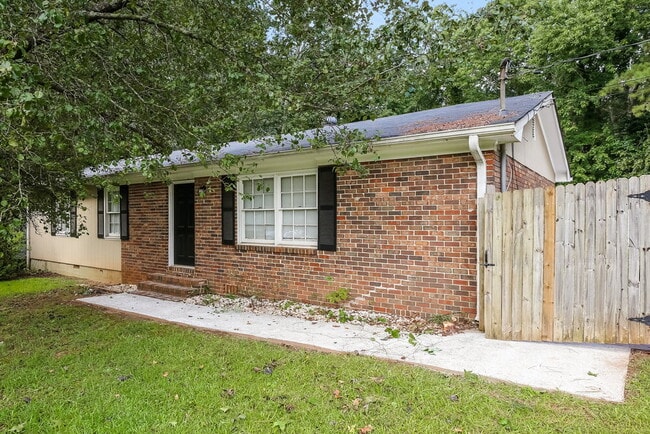 property at 925 Virginia Ct SE