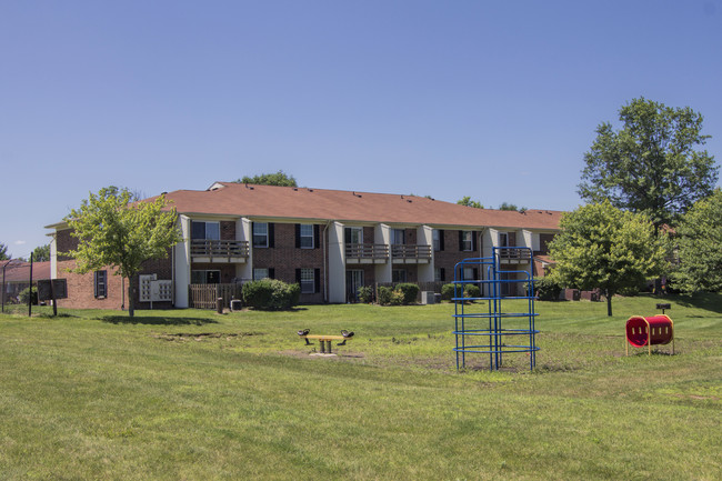 Cambridge Square Apartments in Muncie, IN - Building Photo - Building Photo