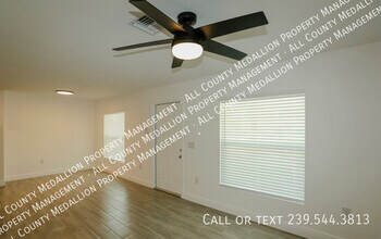 915 Graystone Ave in Lehigh Acres, FL - Building Photo - Building Photo