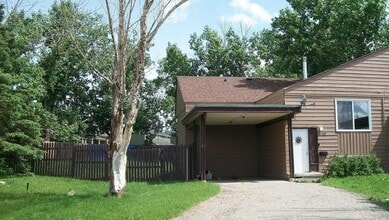 Loran Townhomes in Dawson Creek, BC - Building Photo - Building Photo