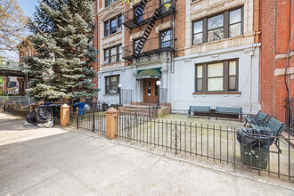 272 Gates Ave in Brooklyn, NY - Foto de edificio - Building Photo